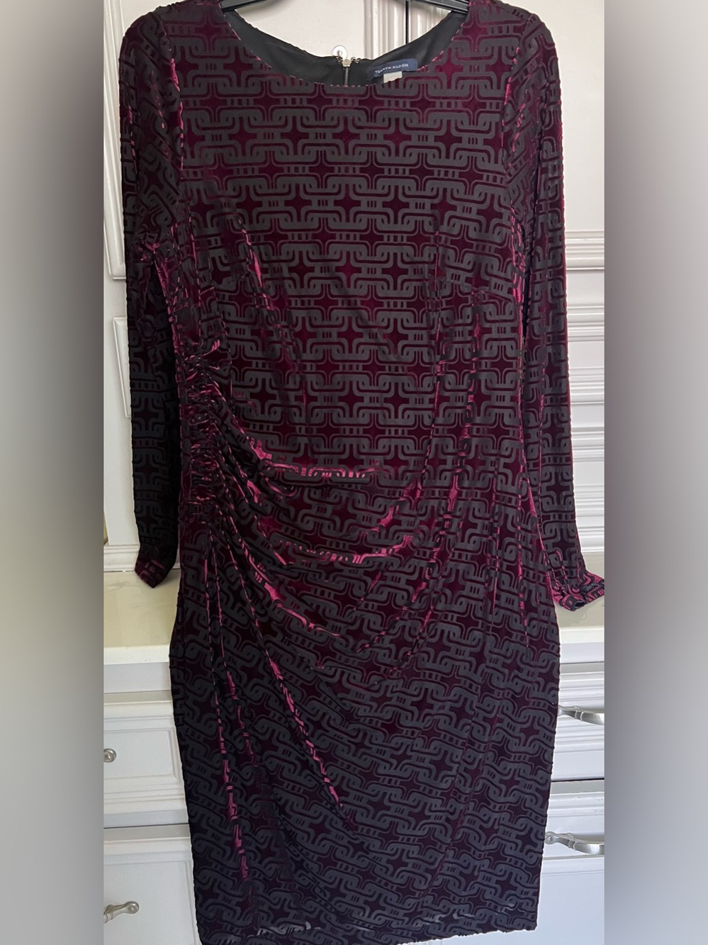 Tommy Hilfiger Long-Sleeve Velvet Dress in Wine
